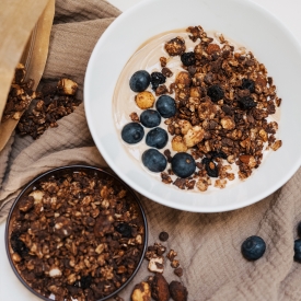 Granola hořká čokoláda s borůvkami